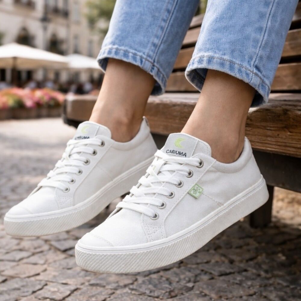 Cariuma Canvas Sneakers White Lace Up Low Top Casual Comfort Shoes